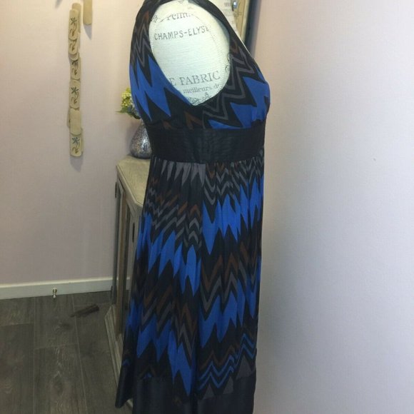 Size M Zara Blue Brown Zig Zag Chevron Silk Dress V Neck Sleeveless Summer Retro - Picture 3 of 10